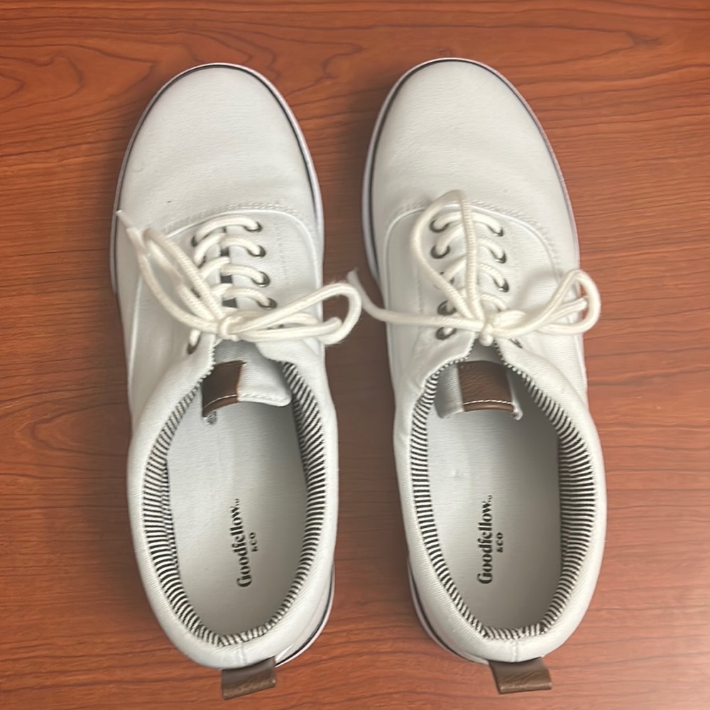 men’s sneakers